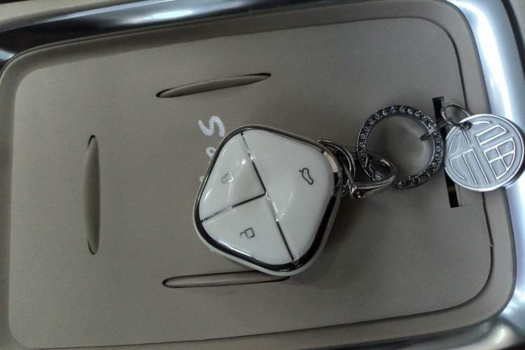 Used Wuling Bingo S 2025 Model 325km Deluxe Edition