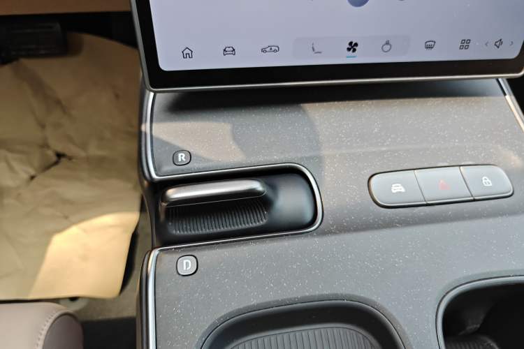 Used Nio ET5T 2024 75kWh Touring Gear Lever