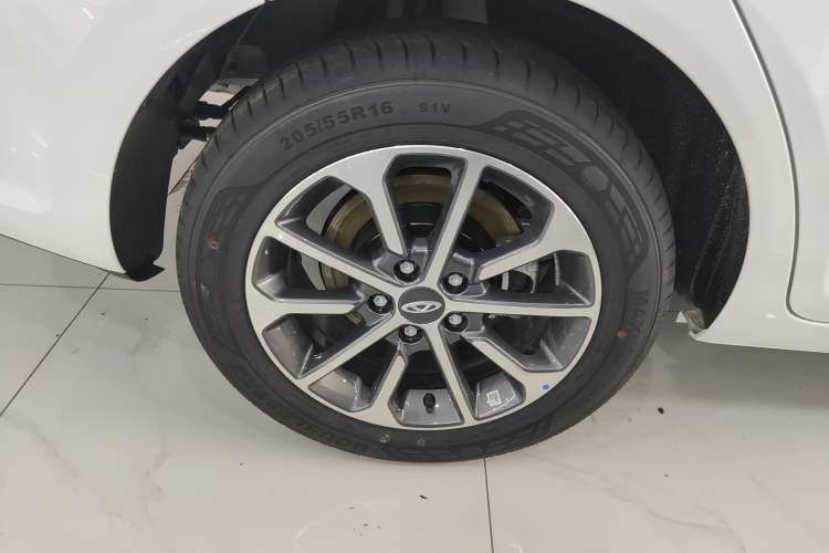 Used Chery Arrizo 5 2025 Excellence Version 1.5L Manual Fashion Edition
