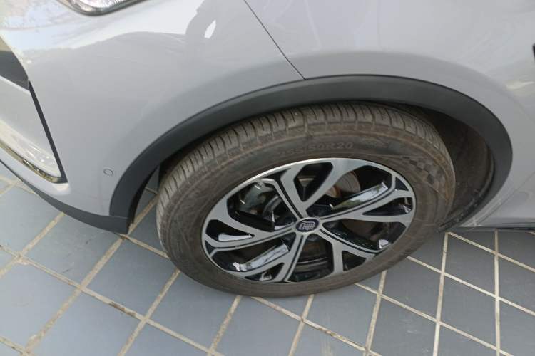 Used BYD Tang New Energy 2025 Intelligent Driving Version DM-i 115KM Flagship Edition Left Front Wheel Hub