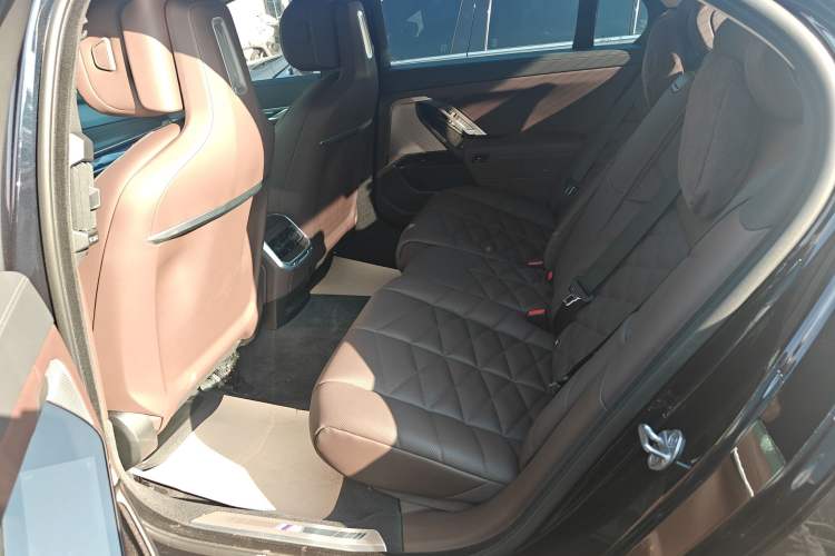 Used BMW 7 Series 2023 735Li M Sport Package