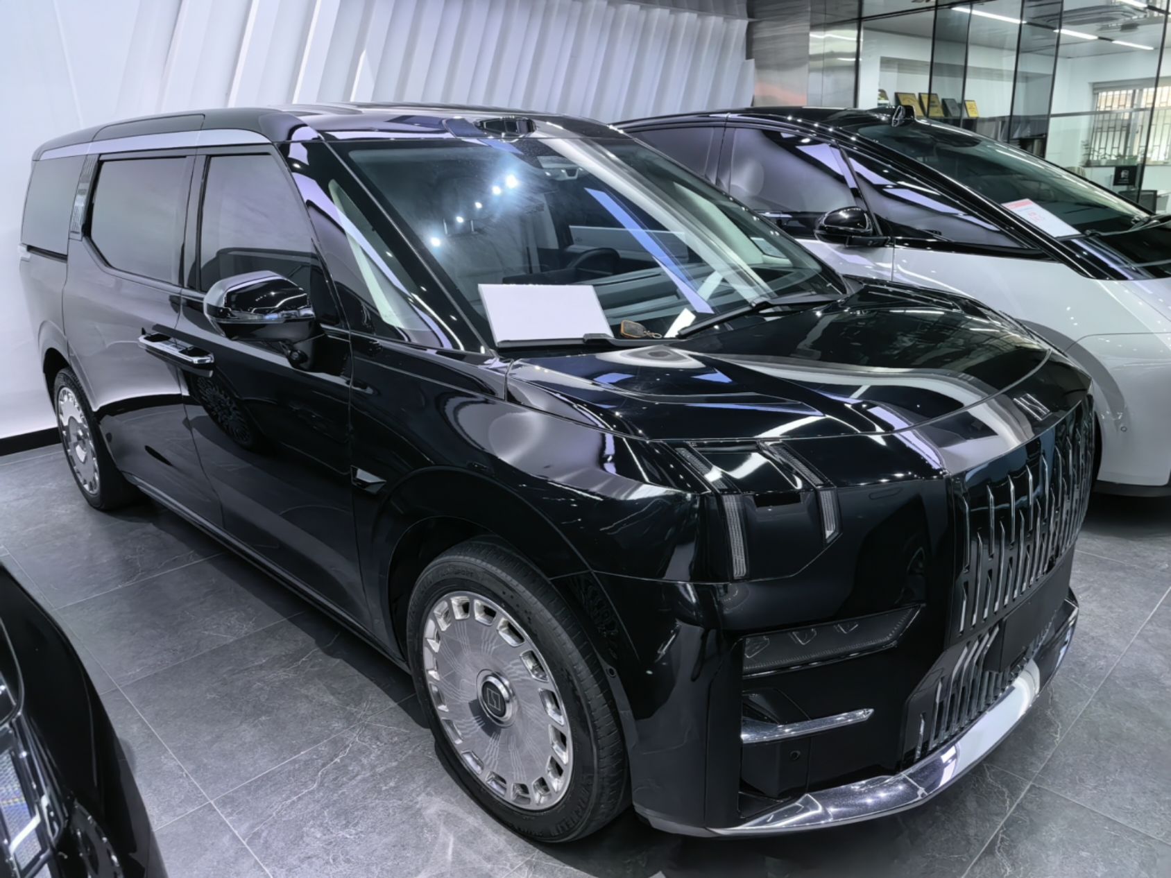 Zeekr 009 2024 GAC Trumpchi — снимка 3