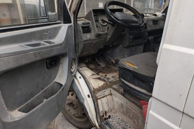 Used Iveco Daily 2017 2.5T A35 Low-Roof 5-7 Seater Passenger Van 47Z5 Driver Seat