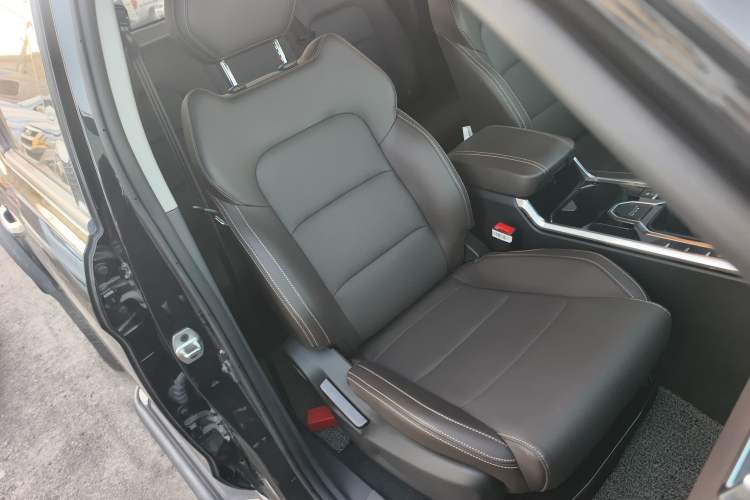 Used JAC Hantoo 2021 2.0T Commercial Version Manual Diesel Two-Wheel Drive Elite Large Double Cabin HFC4DB2-2E
