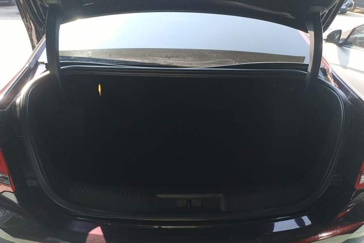 Used DS 5LS 2015 1.6T Comfort Edition THP160 Trunk