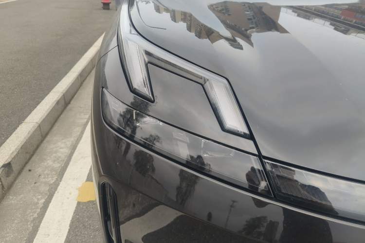 Used Lynk & Co 08 EM-P 2025 120km Long-Range Halo Right Front Headlight