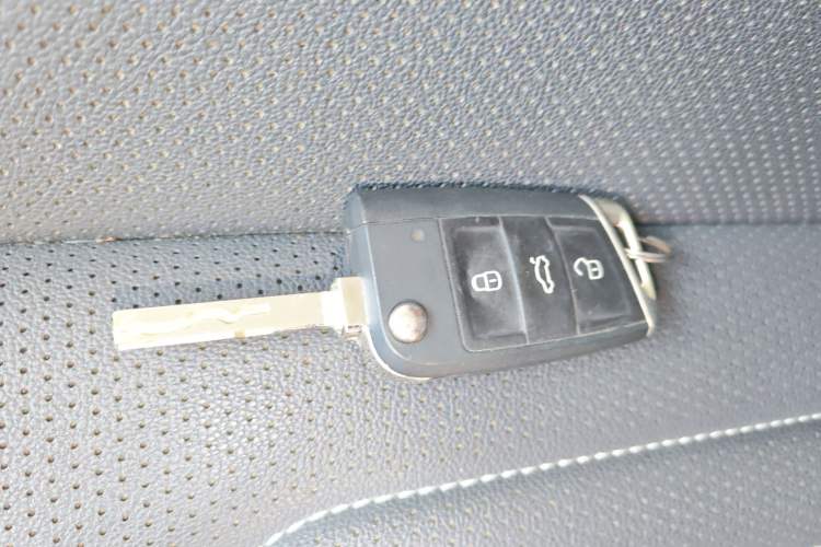 Used Volkswagen Tiguan L 2023 330TSI Automatic Two-Wheel Drive Smart Edition Interior 1