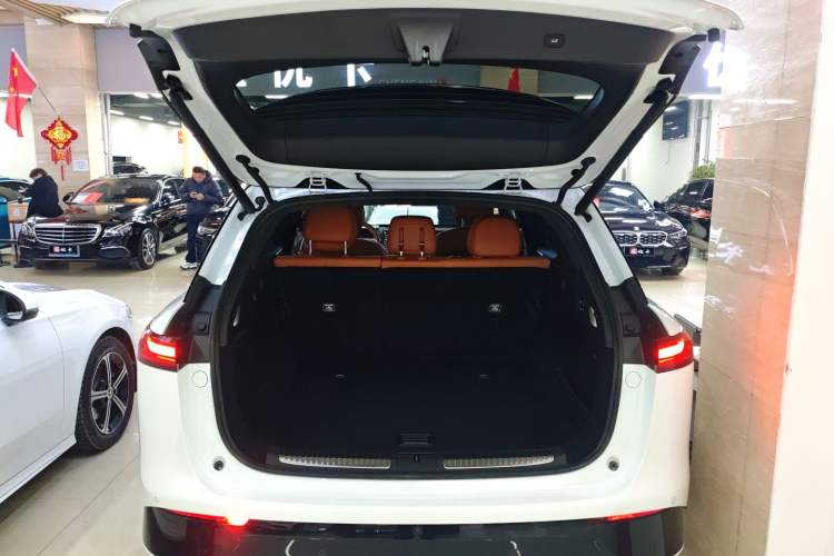 Used XPeng G9 2025 625 Long-Range Max Trunk