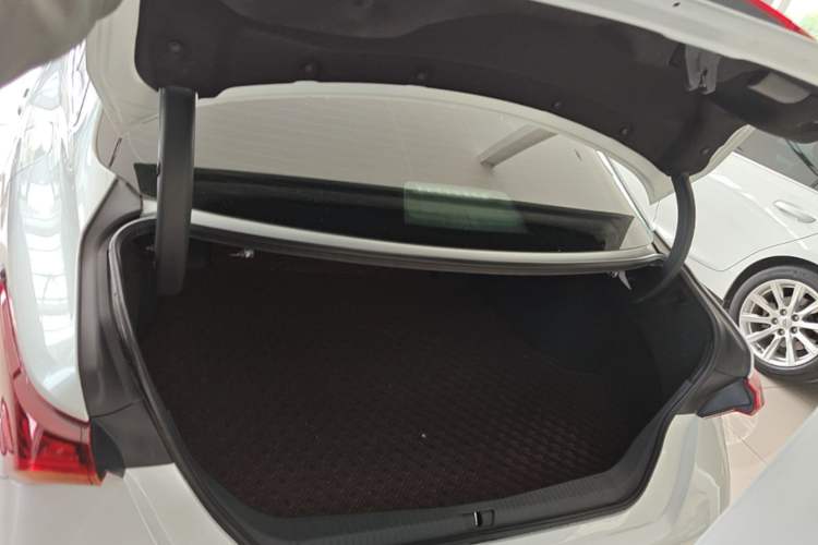 Used Toyota Avalon 2023 2.0L Premium Edition

