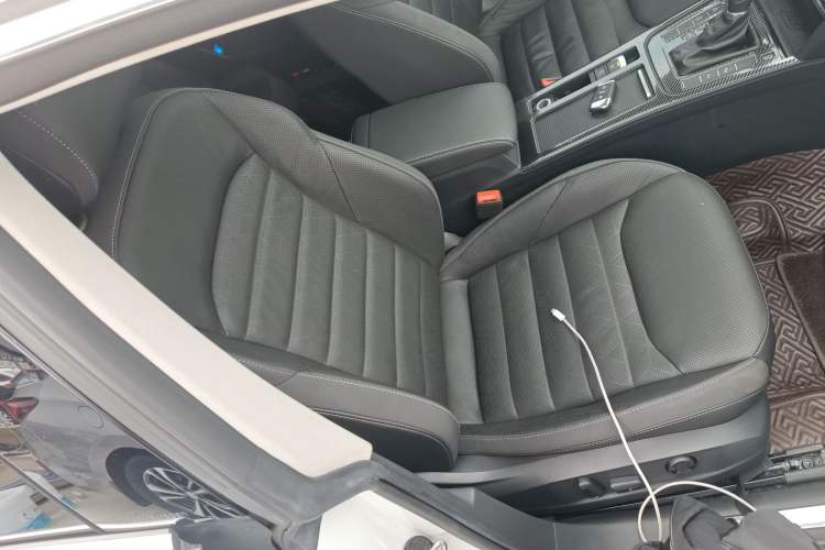 Used Volkswagen FAW-Volkswagen CC 2021 380TSI Striking Edition
