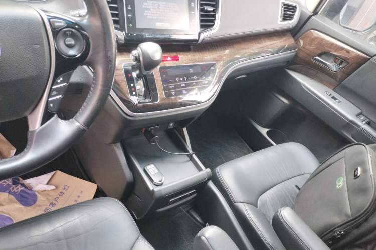 Used Honda Odyssey 2015 2.4L Supreme Edition