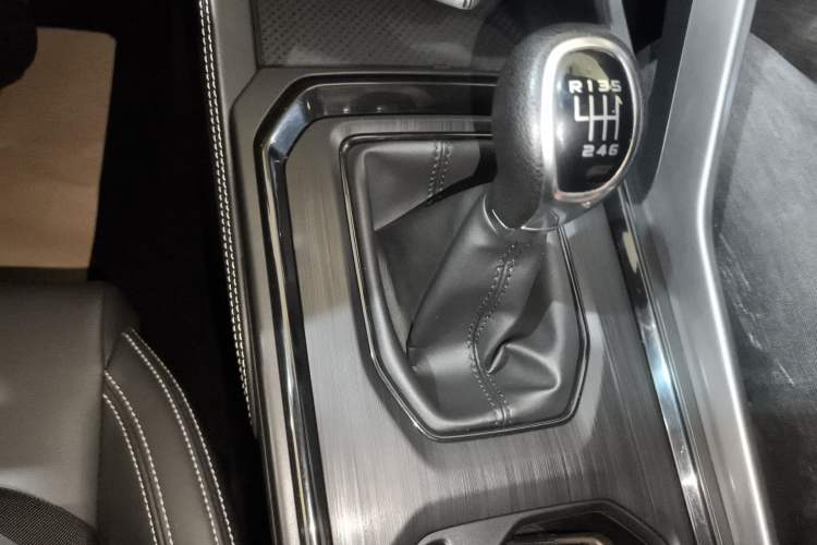 Used Geely Auto Vision X6 2021 PRO 1.4T Manual Luxury Model Gear Lever