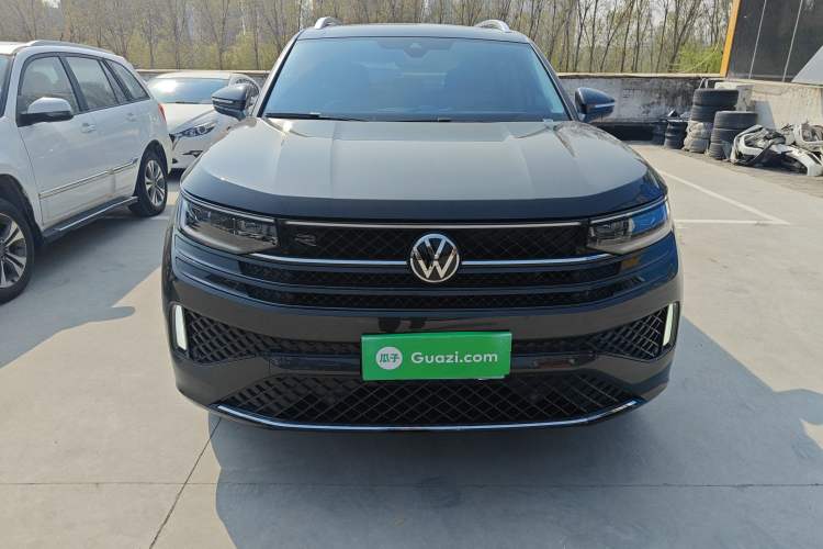 Used Volkswagen Tavendor 2024 Facelifted 380TSI All-Wheel Drive R-Line Cruise Premium Edition