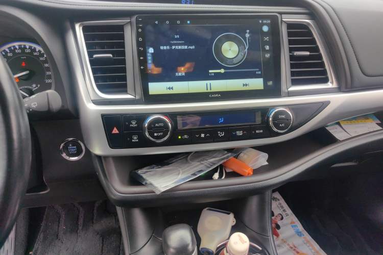 Used Toyota Highlander 2018 2.0T Four-Wheel Drive Luxury Version 7 Seats China VI Standard
