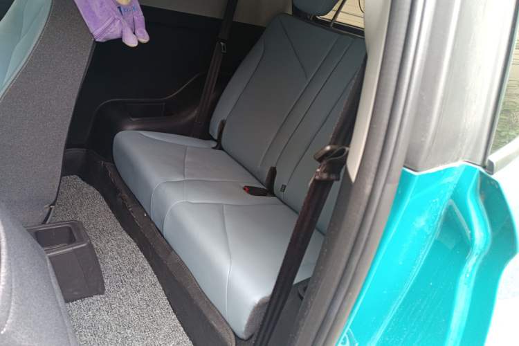 Used Chery QQ Little Ant 2022 Restyled Version Sweet Pink Edition Low-Sugar Version Lithium Iron Phosphate Battery 30.7 kWh 30 kW 301 km Left Rear Seat