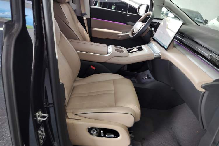 Used XPeng X9 2025 740 Ultra-Long Range Max