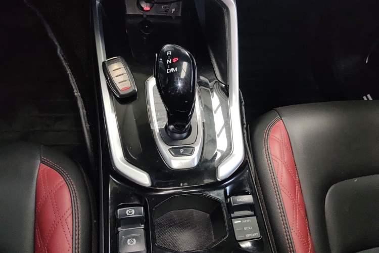 Used Haval H6 2020 2.0 GDIT Automatic GT Champion Edition Gear Lever