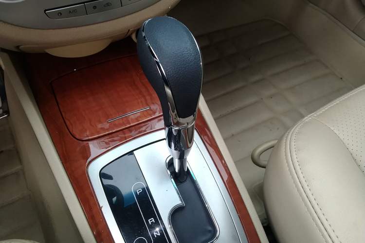 Used Buick Excelle 2013 1.5L Automatic Luxury Model Gear Lever