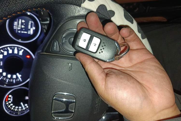 Used Honda Vezel 2015 1.8L CVT 2WD Luxury Model