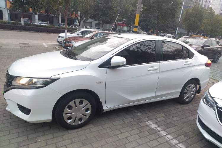 Used Honda Greiz 2016 1.5L CVT Classic Edition
