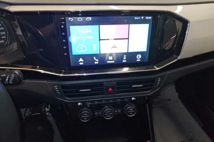 Used Volkswagen Tayron 2019 330TSI Two-Wheel Drive Luxury Model China VI Standard Audio And AC Panel