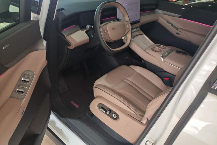 Used XPeng X9 2025 740 Ultra-Long Range Max Driver Seat