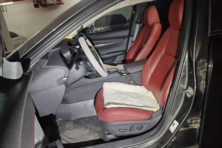 Used Mazda 3 Axela 2023 2.0L Automatic ZhiZhen Edition