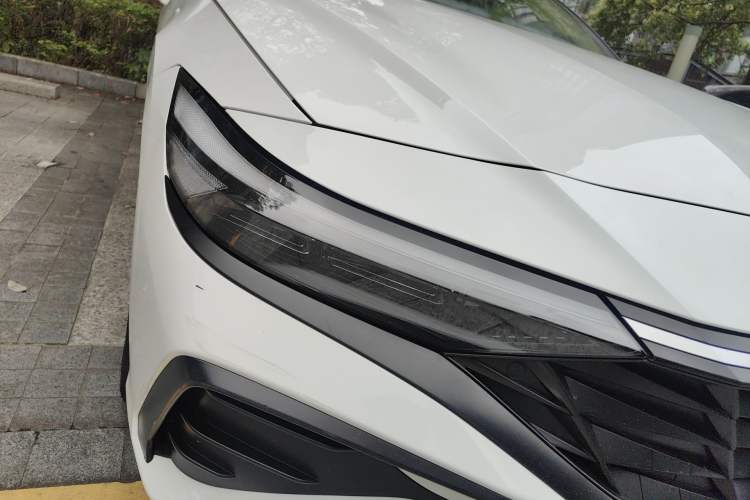 Used Hyundai Elantra 2023 1.5L CVT LUX Prestige Edition
