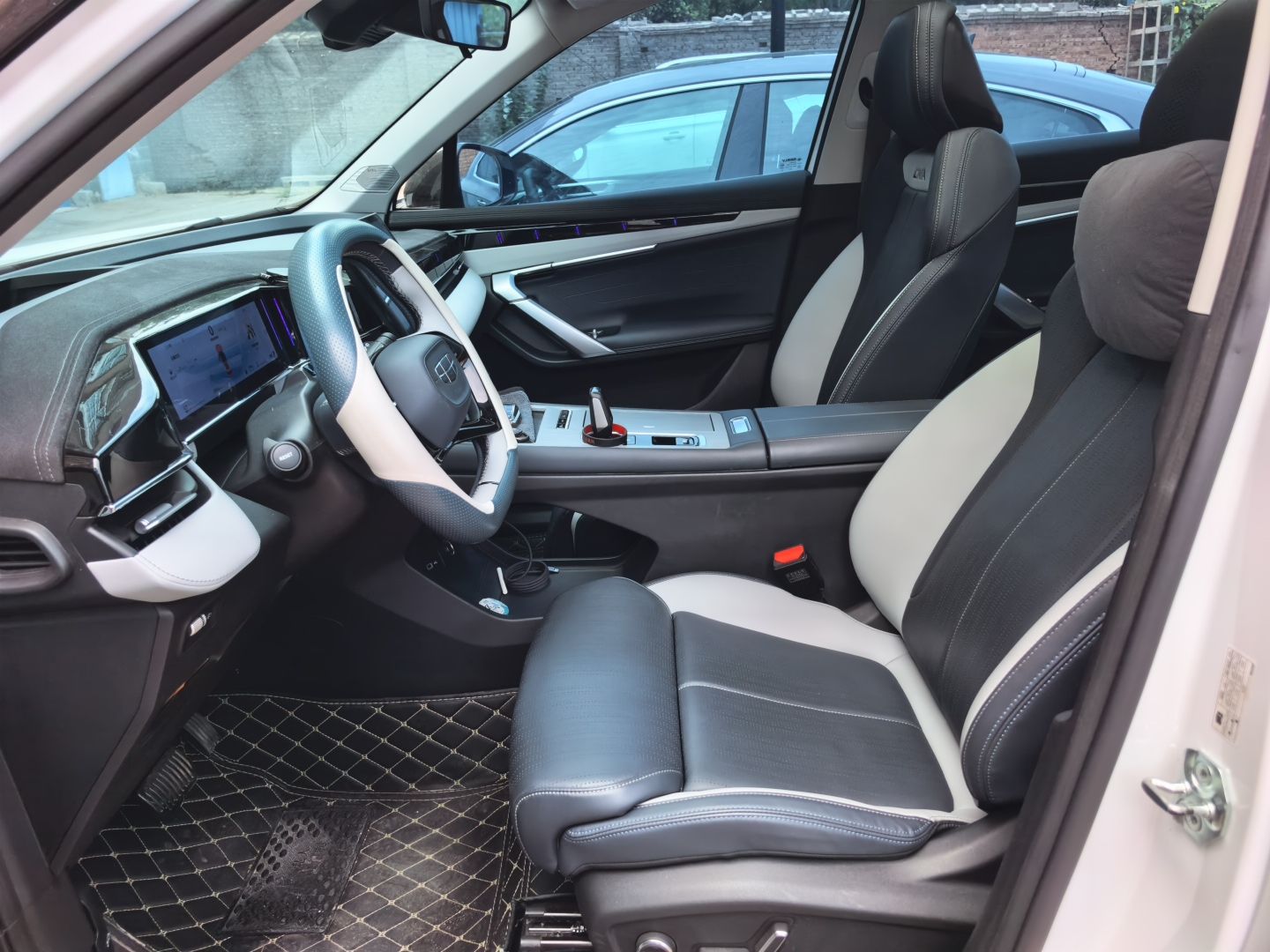Geely Auto FX11 2024 1.5TD DCT Flagship Edition — снимка 15