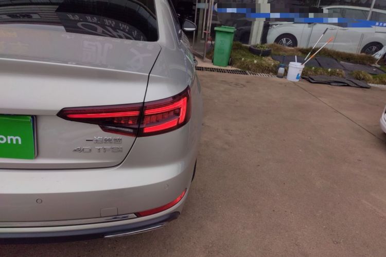 Used Audi A4L 2019 40 TFSI Ambition China VI Right Rear Taillight