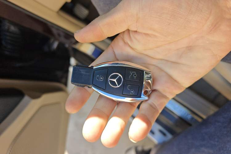 Used Mercedes-Benz GLK-Class 2011 GLK 300 4MATIC Fashion Model