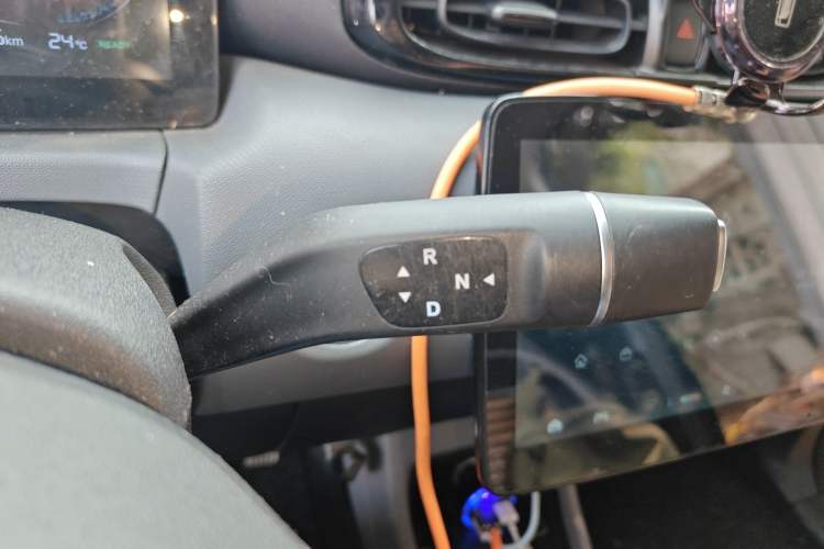 Used Leapmotor T03 2021 400 Lite Edition Lithium Iron Phosphate Gear Lever