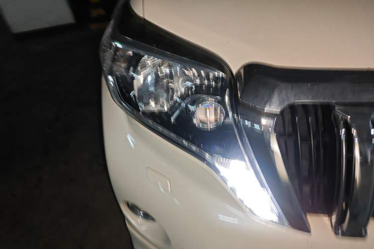Used Toyota Prado  Right Front Headlight