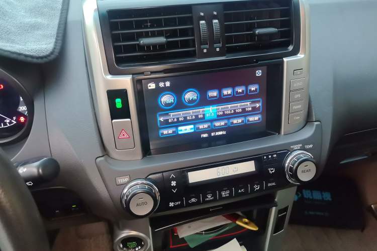 Used Toyota Prado 2010 4.0L Automatic TX-L Audio And AC Panel