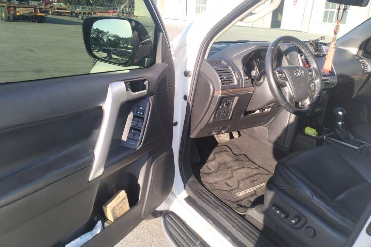 Used Toyota Prado 2019 3.5L Automatic TX-L Deluxe Edition with Rear-Mounted Spare Tire