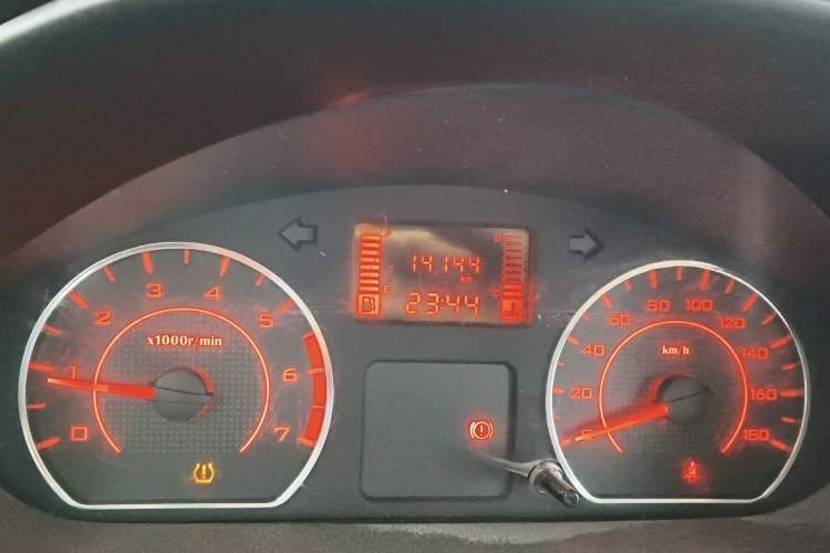 Used Wuling Hongguang V 2022 1.5L Jingqu Version Hydraulic Power Steering LAR Odometer Close Up