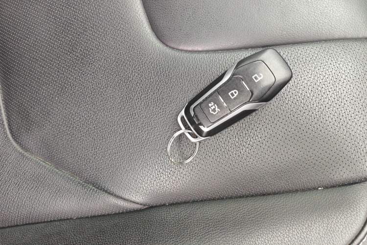 Used Ford Edge 2015 2.0T GTDi Four-Wheel Drive Prestige Model Vehicle Key