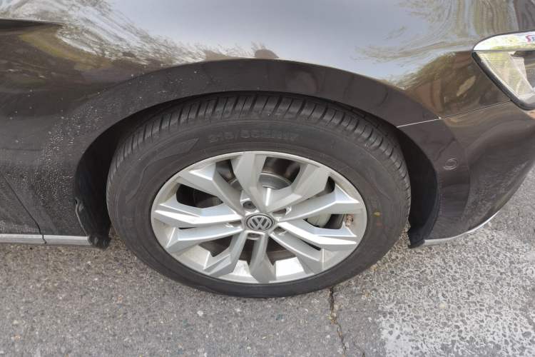 Used Volkswagen Magotan 2017 330TSI DSG Luxury Model Right Front Wheel Hub