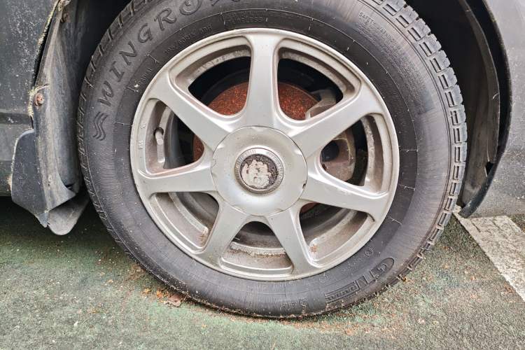 Used BYD F3 2009 1.6L Smart Platinum Edition Automatic Model Right Front Wheel Hub