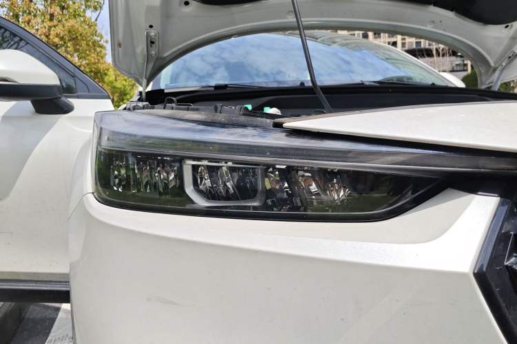 Used Honda XR-V 2023 Facelift 1.5L CVT Trend Edition Right Front Headlight