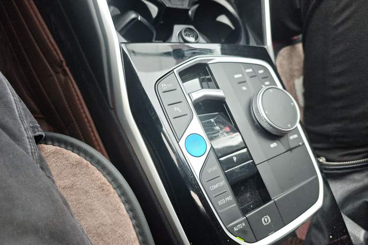 Used BMW i3 2023 eDrive 40 L Midnight Edition Gear Lever