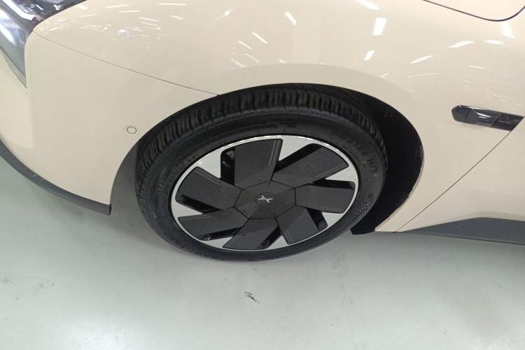 Used XPeng MONA M03 2025 600 with Ultra-Long Range Max Left Front Wheel Hub