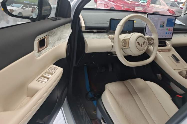 Used Wuling Xingguang S 2024 130 km Flagship Version Driver Seat