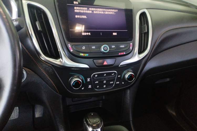 Used Chevrolet Equinox 2019 535T Automatic YuJie Edition China V Standard Audio And AC Panel