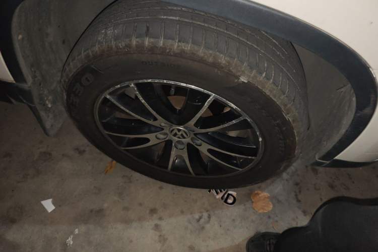 Used Volkswagen Tiguan 2013 1.8TSI Automatic Two-Wheel Drive Luxury Model Right Front Wheel Hub