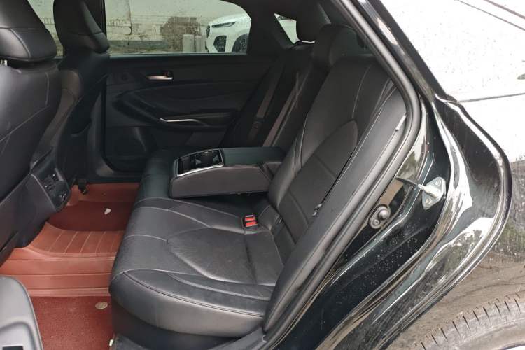 Used Toyota Avalon 2023 Dual-Engine 2.5L Luxury Edition Left Rear Seat