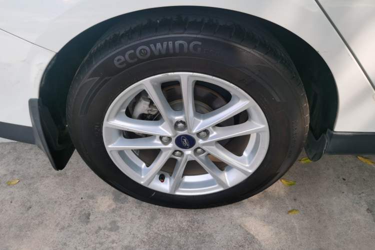 Used Ford Focus 2015 Sedan EcoBoost 125 Automatic Supreme Style Edition