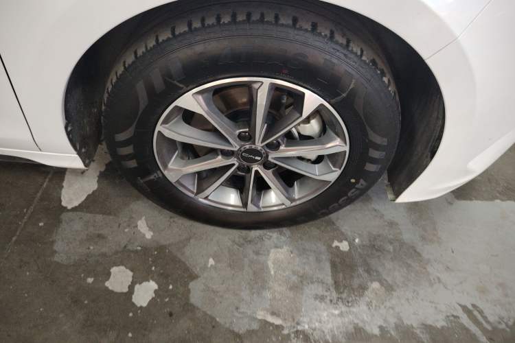 Used BYD Destroyer 05 2023 Champion Edition DM-i 55KM Luxury Model Right Front Wheel Hub