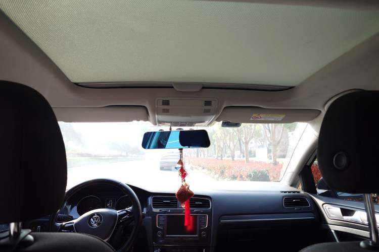 Used Volkswagen Golf 2017 1.6L Automatic Comfort Million-Vehicle Anniversary Edition