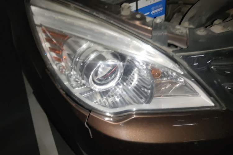 Used BAIC Weiwang M30 2015 1.5L Comfort version DAM15 Right Front Headlight